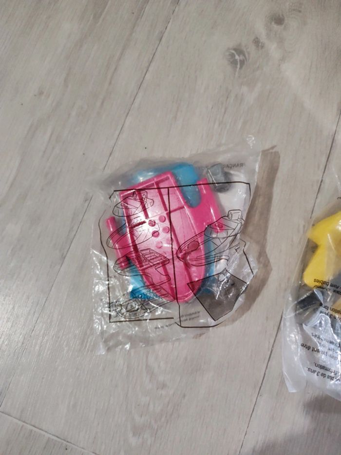 Figurine McDonald's véhicule style lego.. - photo numéro 5