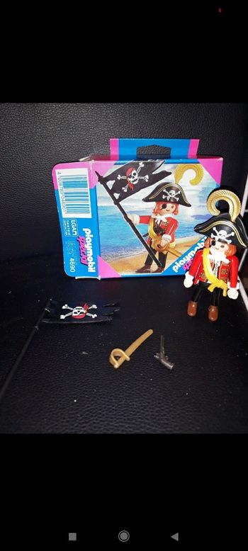 Playmobil 4680 pirate avec drapeau