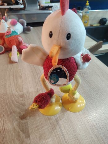 Ophelie la poule, peluche d'activités lilliputiens
