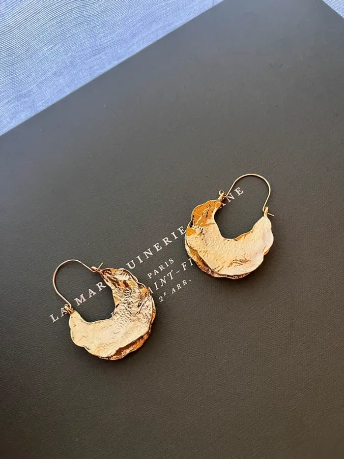 Créoles effet feuilles d’or martelées - photo numéro 5