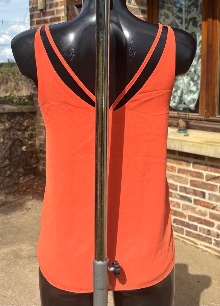 🌸 Débardeur fluide corail à bretelles fines – dos en V • T36 • Only Fashion 🌸 - photo numéro 3