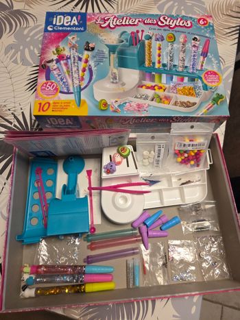 L'atelier des stylos non complet
