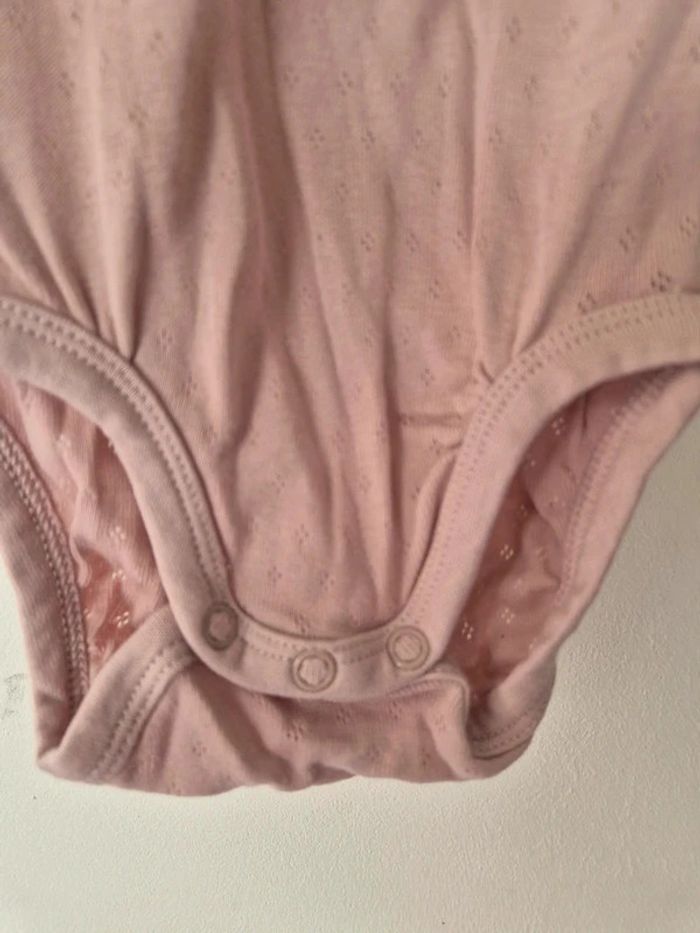 Body volanté sans manches rose ancien 6 mois H&M - photo numéro 2