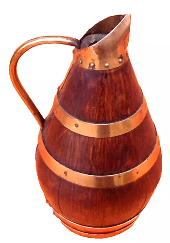 Années 1940 Pichet " tonneau " à cidre Bois de chêne cerclé de cuivre riveté