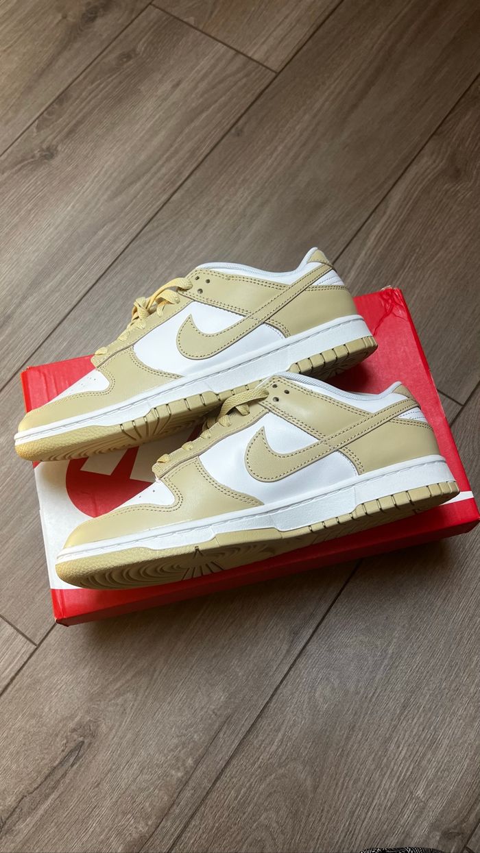 Baskets Nike dunk low gold - photo numéro 4