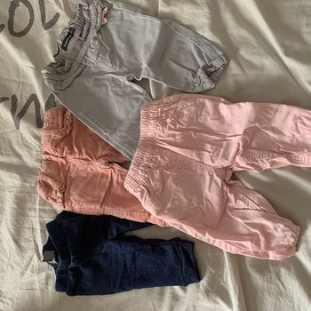 Lot de 3 pantalons et un joggings taille 3 mois