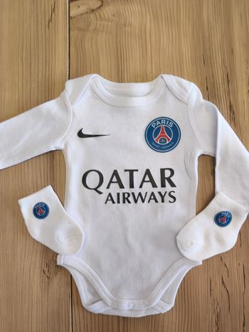 Ensemble bébé foot cadeau de naissance paris psg 