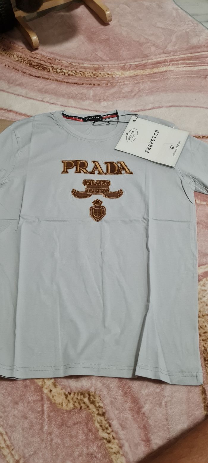 T shirt prada L - photo numéro 2