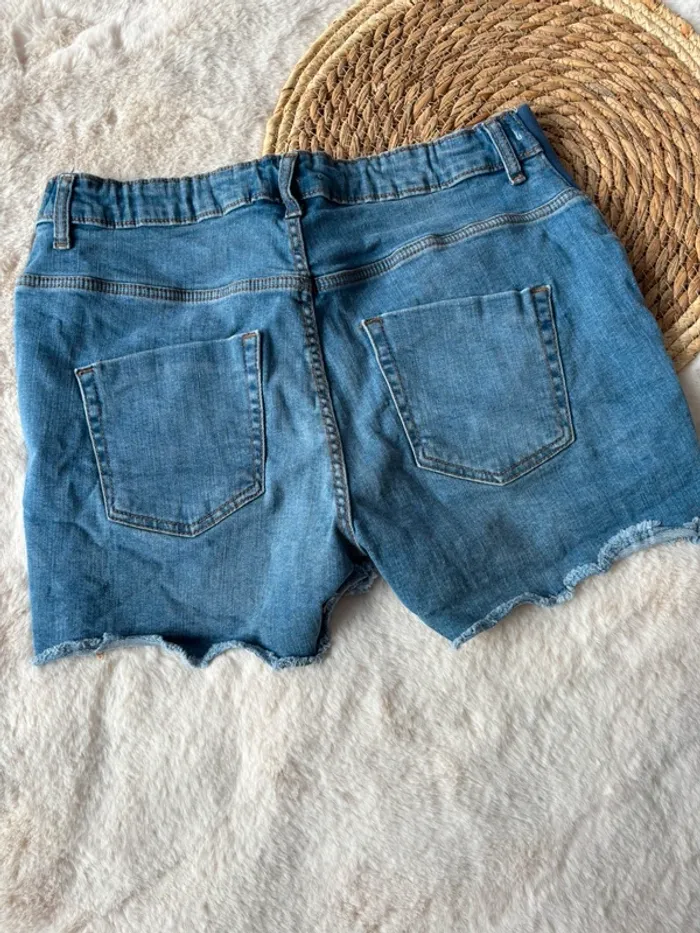 Short de grossesse - photo numéro 3