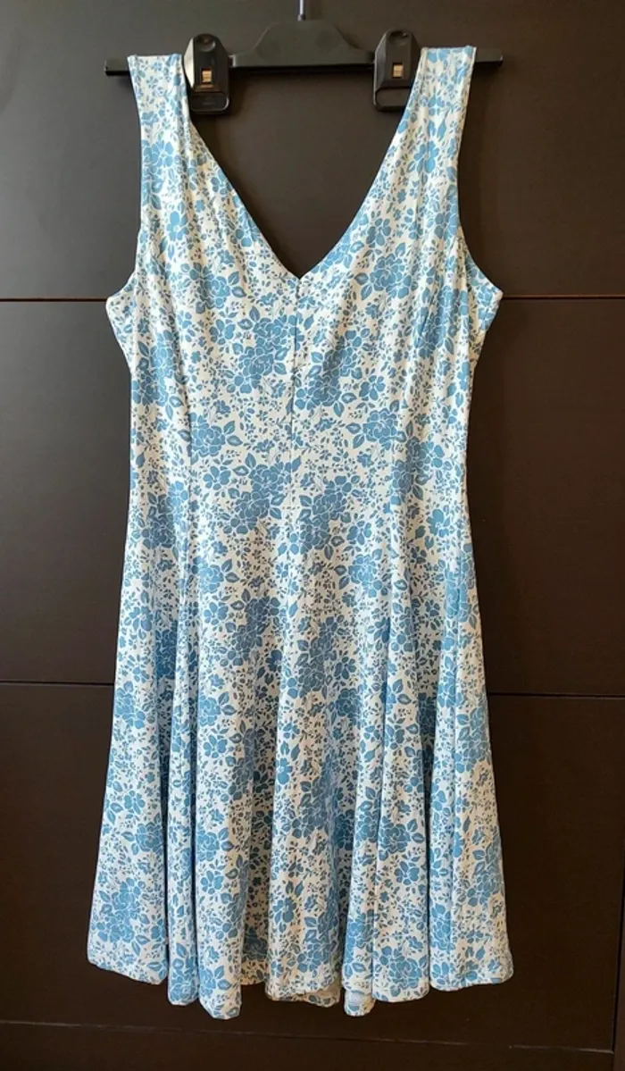 Robe motif fleuri T. 38 - photo numéro 3