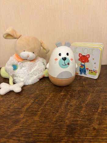 lot pour bébé  : Culbuto, musical, doudou marionnette et livre