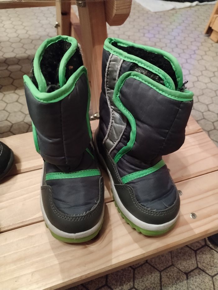 Bottes taille 22 - photo numéro 2