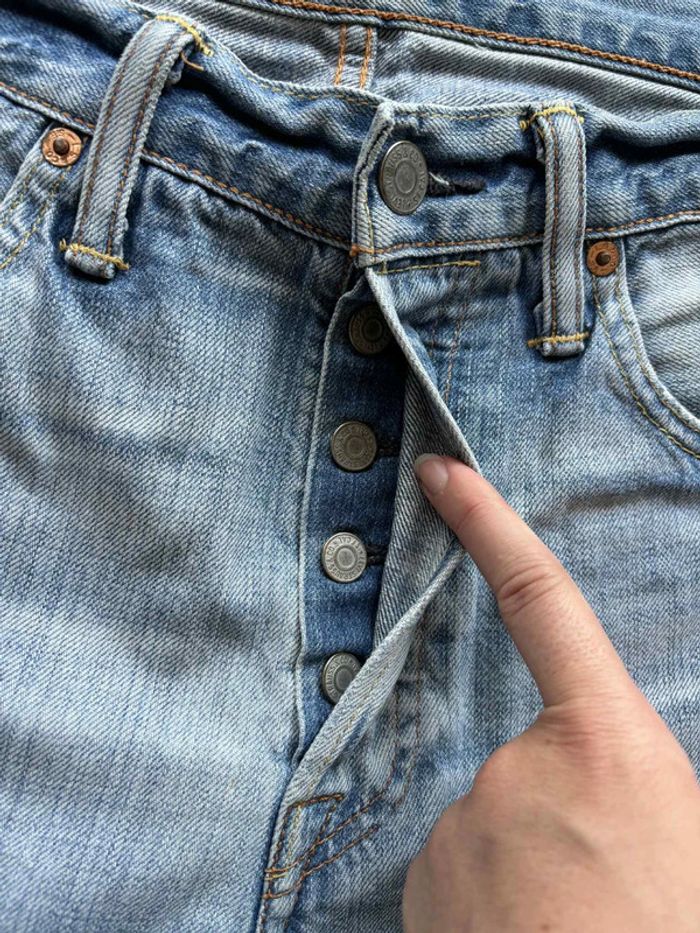 Jean levi’s 501 homme bleu clair effet délavé coupe regular straight droit taille W32 L/42 L34 - photo numéro 9