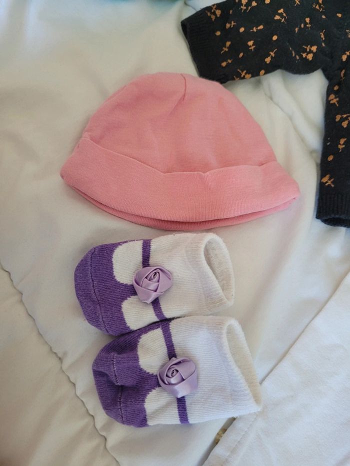 Lot de vêtements légers naissance et 1 mois fille - photo numéro 11