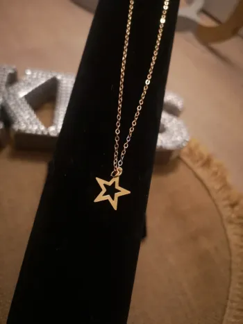 Collier étoile dorée