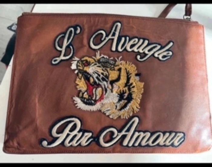 Pochette Gucci en cuir marron - "L’Aveugle par Amour" - photo numéro 8
