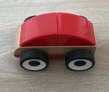 Voiture en bois Ikea