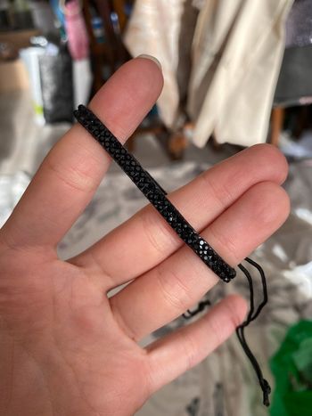Bracelet strass noir.