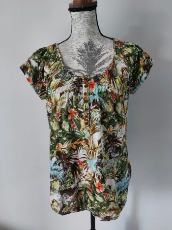 Haut à fleurs 🌸 "Camaïeu"
