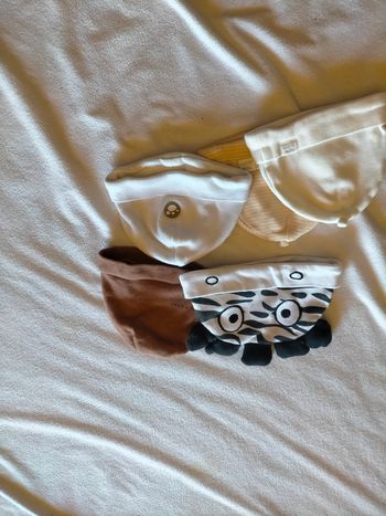 Veste en laine et bonnets