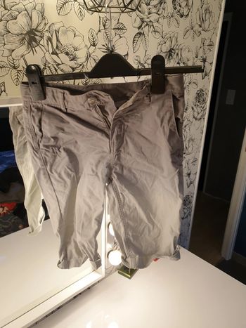 Short tape à l'œil