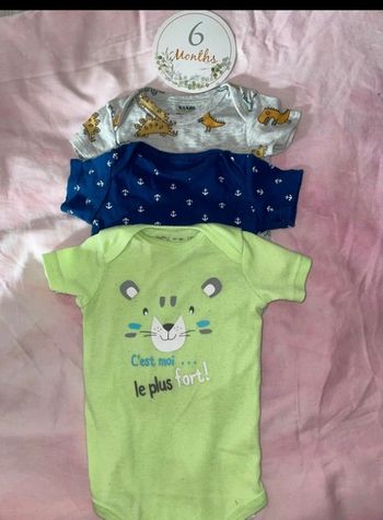 Lot de body 6 mois
