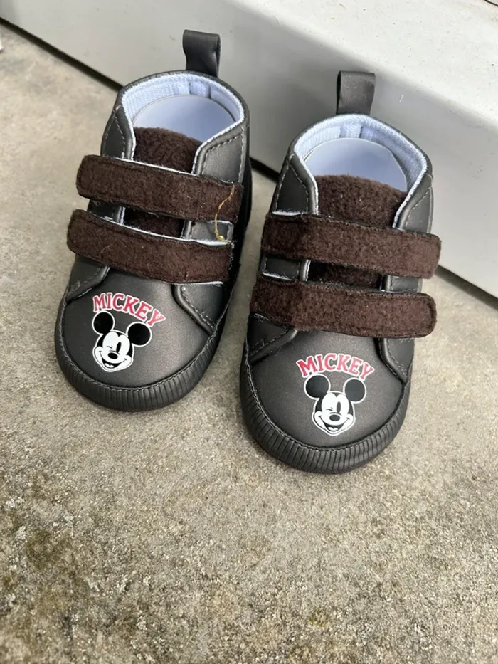 Chaussure bébé Mickey