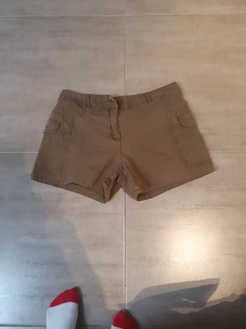 Short vert kaki