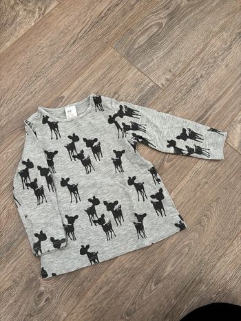 TEE shirt manches longues gris avec dessin biche en 12 mois