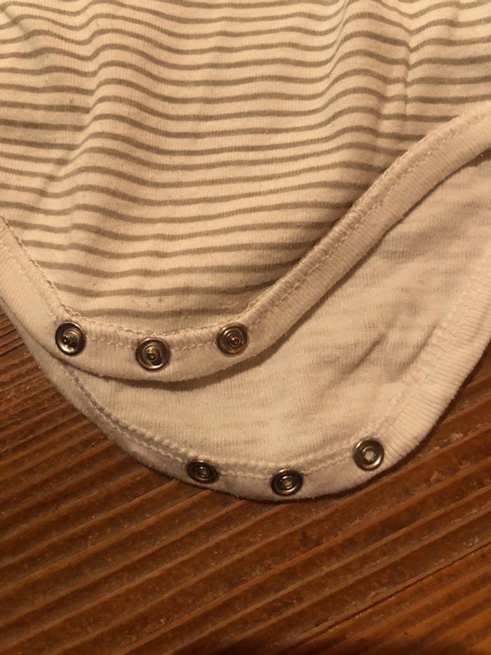 Lot deux bodies - photo numéro 4