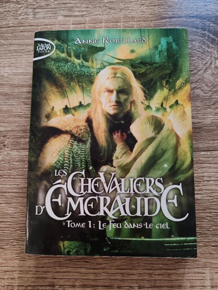 Anne Robillard ⭐ Les chevaliers de L' émeraude Tome 1