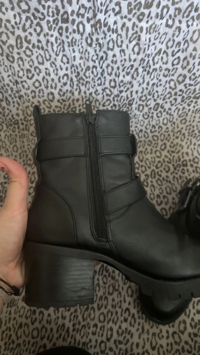 Bottines noires à talons - photo numéro 5