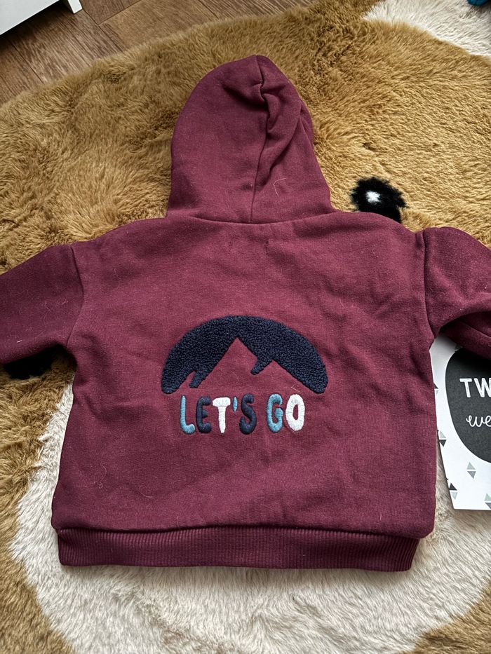 Sweat à capuche bordeaux GEMO t.3m - photo numéro 3