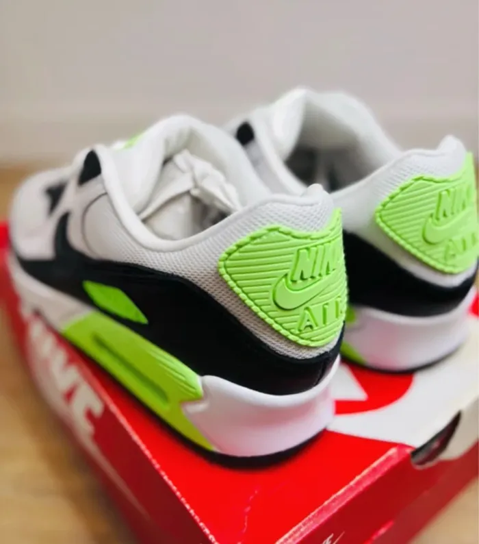 Nike Air Max 90 NBY Nike By You Neon Vert Taille 45.5 - photo numéro 4
