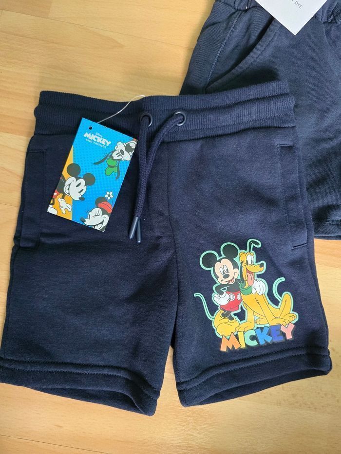 NEUFS (NON PORTÉS) 🏷🏷💙💙 🤩😍deux shorts 24 mois/2ans (92cm) garçon 💙💙🤩😍 - photo numéro 4