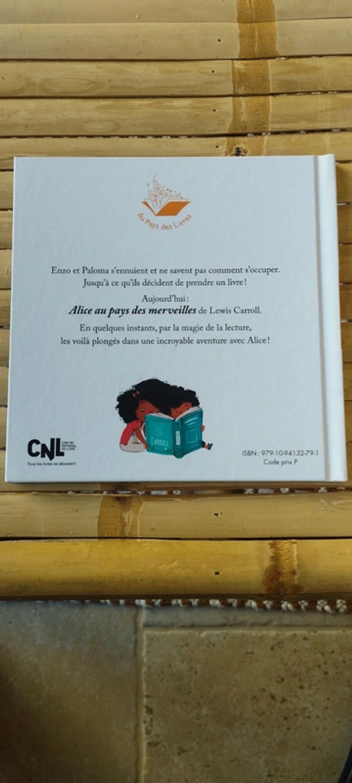 Livre Une aventure avec Alice au pays des merveilles - photo numéro 2