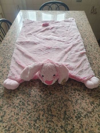 Tapis lapin tout doux neuf