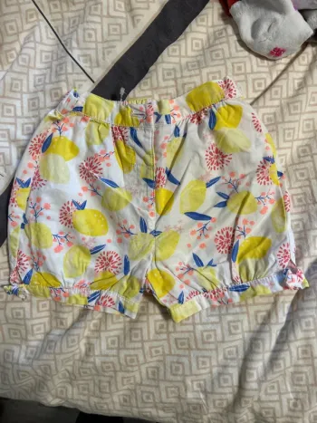Short fille