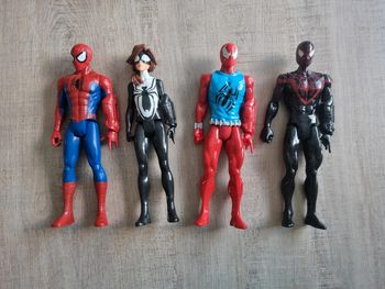 Lot de 4 figurines Avengers 30cm