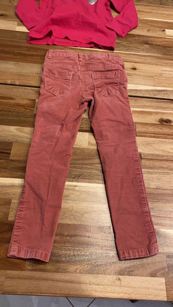 Lot pantalon et t-shirt - photo numéro 5