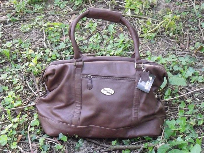 Sac de weekend en cuir totalement neuf - photo numéro 3