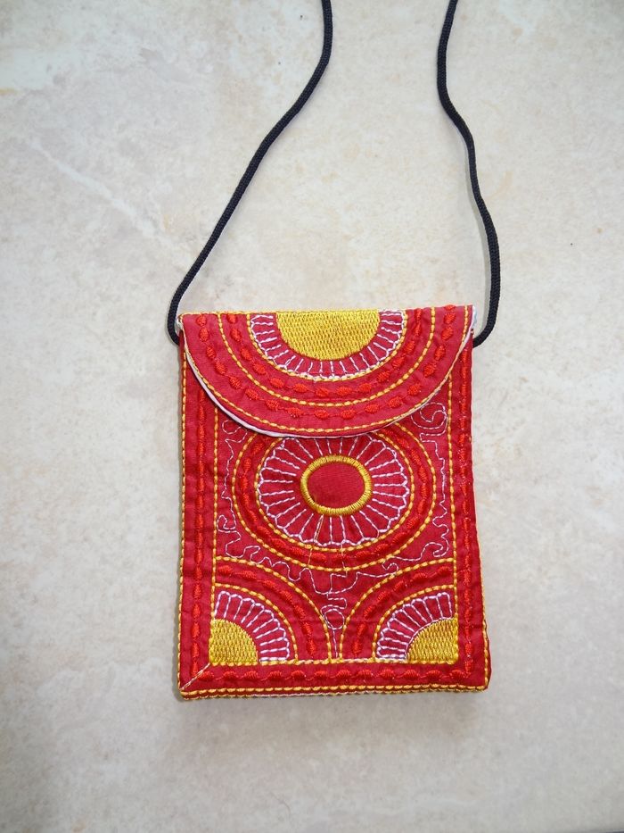 Sacoche brodée indienne