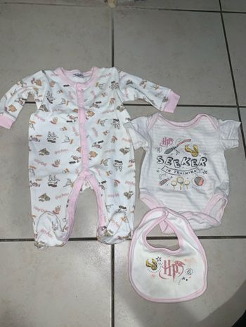 Ensemble pyjama body bavoir 3-6 mois