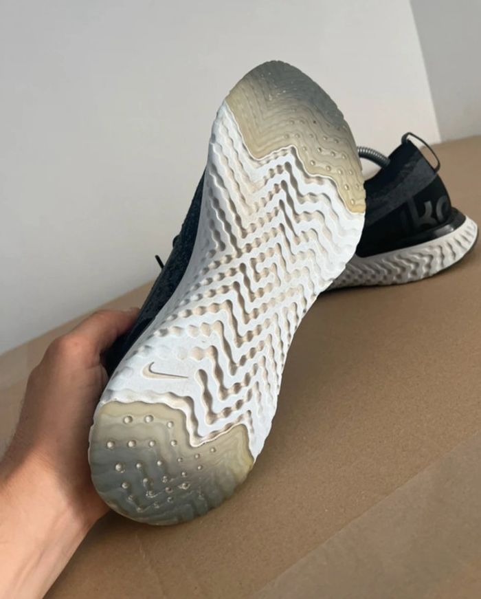 Baskets Nike Taille 42.5 - photo numéro 6