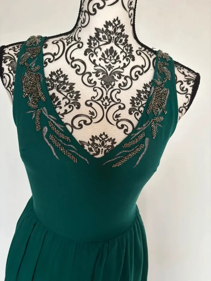 La petite robe verte Zara taille 34 - photo numéro 2