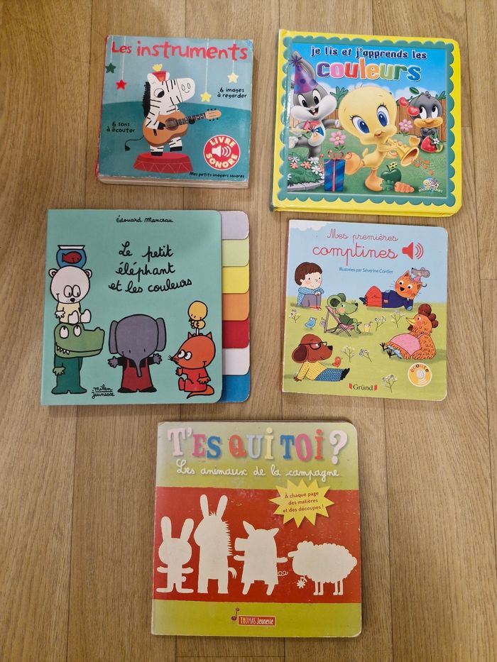 Lot de 4 livres interactifs + 1 offert bébé 12/24 mois