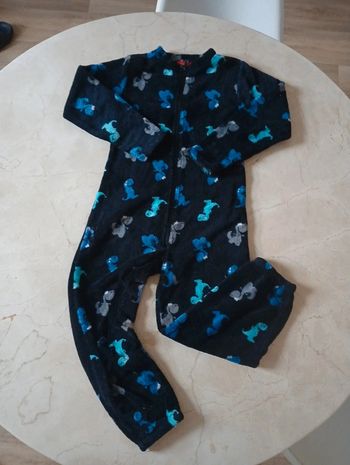 Pyjamas chaud combinaison taille 8 ans 💢