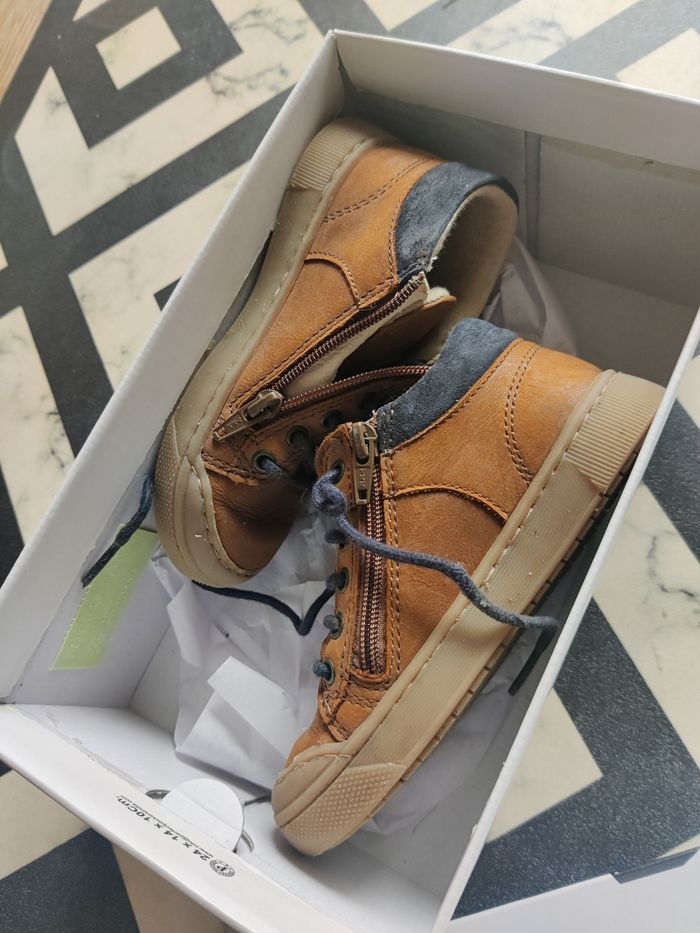 Chaussures cuir camel et marine Gémo Taille 25 dans boite - photo numéro 7