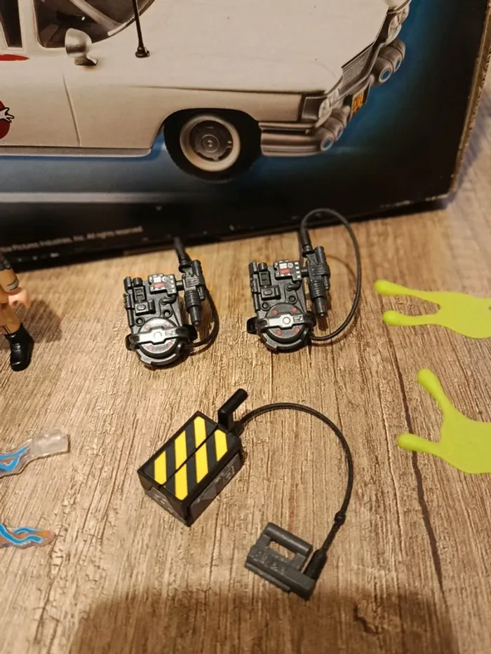 playmobil ghostbusters 9220 "Véhicule d'intervention des héros " - photo numéro 5