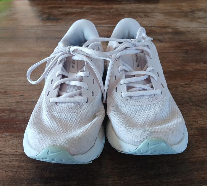 Baskets Nike Women Revolution 5 Sneaker Running 38.5 - photo numéro 6